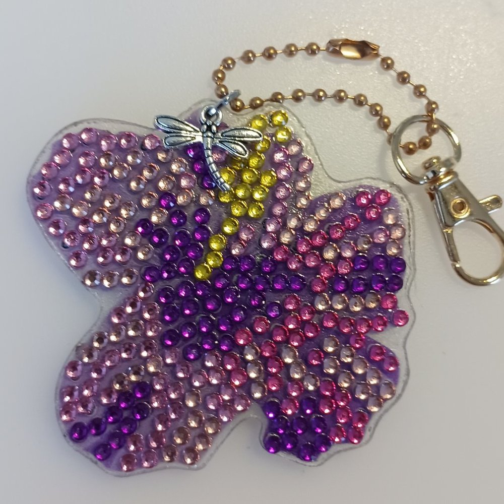 Flower keycahin dragonfly charm